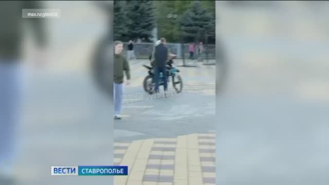 В Минводах задержан подросток, разъезжавший на питбайке по тротуаруам городского парка