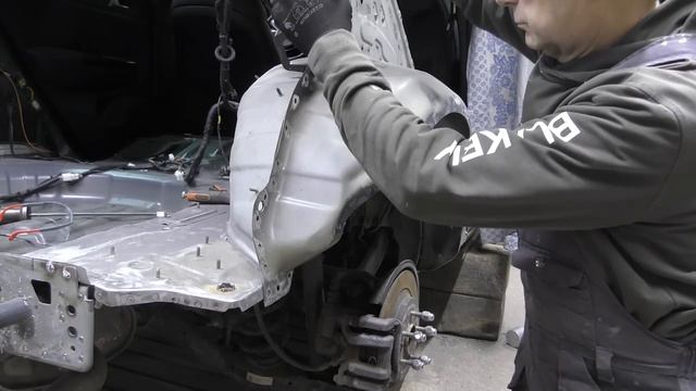 Restoring a Wrecked Kia Sportage from Scratch. Восстановление разбитого Kia Sportage с нуля.