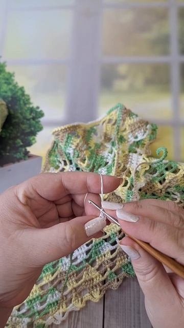 🧶 Пятничные полезности 🧶
✅️ Способ вязания лямочек (веревочек) для ажурной косыночки 🌟✨️🌟