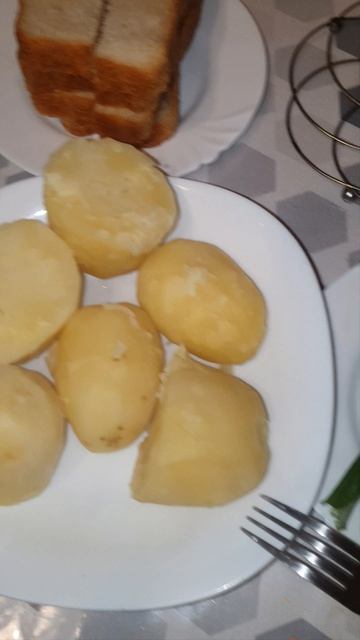 Сегодня на ужин лещ горячего копчения😋
Спасибо свекрови, она угостила😃