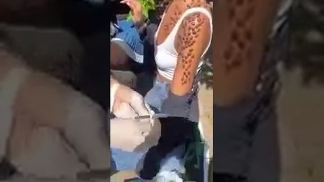 Что за заразу подцепила эта женщина.