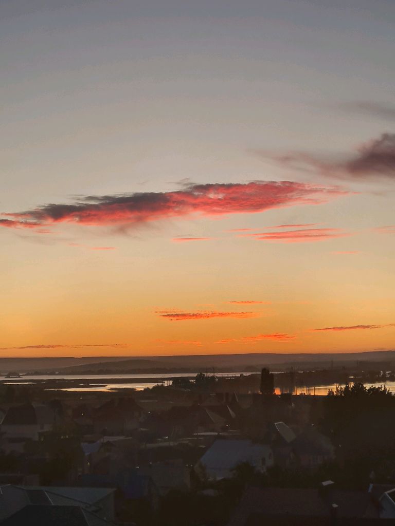 играю в майнкрафт.