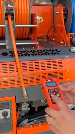 Гидродинамическая прочистная установка Warrior Pro 3040 - функционал беспроводного пульта управления