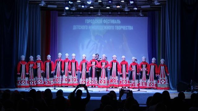 Образцовый коллектив «Ансамбль народной песни «Завалинка», руководитель Завадская Натела Михайловна.