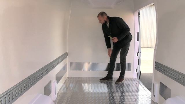 Обзор цельнометаллического рефрижератора FORD TRANSIT 310 VAN L3H3 | Автоцентр Кирилла Сухина