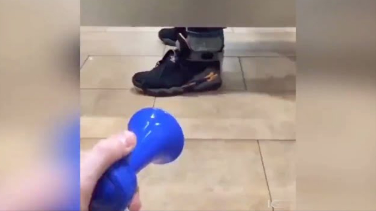 Wake Up Air Horn Pranks - Hilarious Alarm Clock (Я вернулся и буду готовить взлом Первого канала)