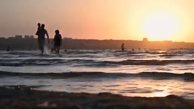 Каспийское море усыхает , канал через весь континент