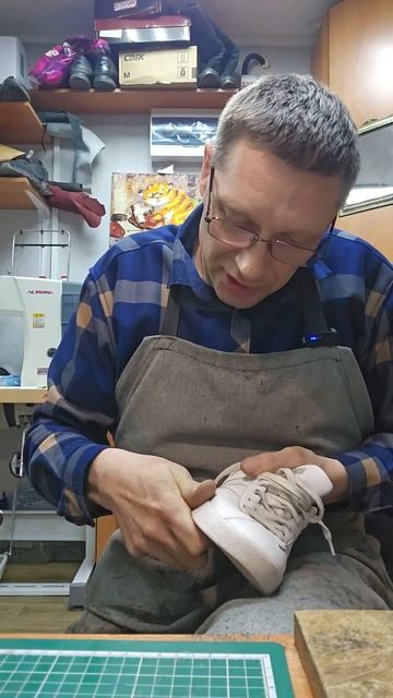 Как растянуть обувь в домашних условиях