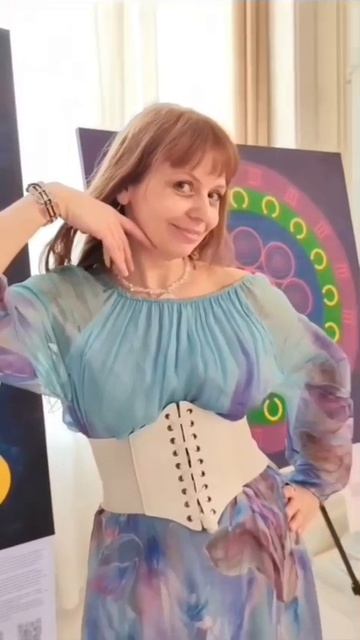 КАРТИНЫ ХУДОЖНИКА ЕЛЕНЫ ГРОХОВИЦКОЙ на неделе моды GEO FASHION WEEK ОТ ЛЕГЕНДАРНОГО ПОРТАЛА GEOMETRI