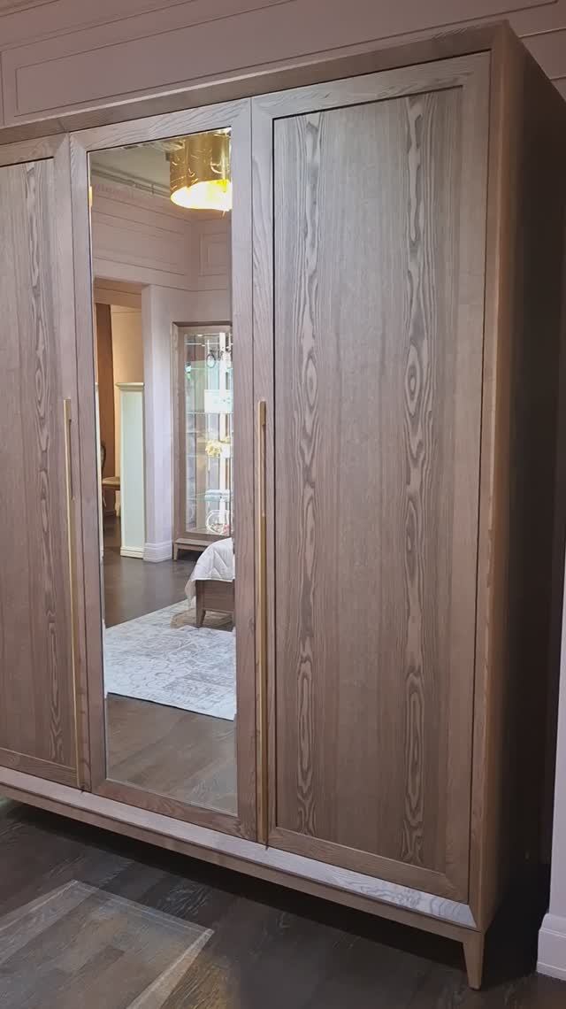 Шкаф для платья и белья трёхдверный с зеркалом Модена орех Мокко