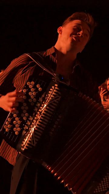 Баянист круто разогрел зал перед концертом The Hatters. Часть 3 #баянистаюша