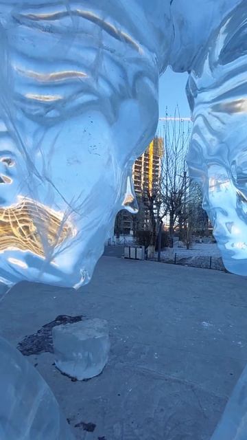 statue di ghiaccio  - ice statues in #улаанбаатар #mongoliawinter #mongolia