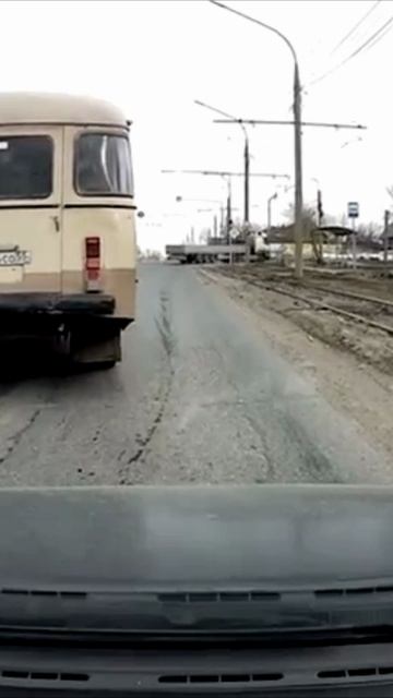 Авария на Октябрьском мосту в Омске