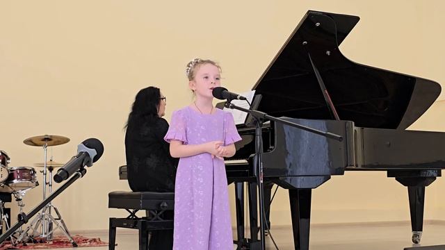 1. Дунаева Кира - Божья коровка