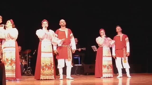 Попурри народных песен: ансамбль 