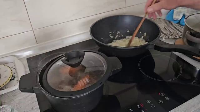 САМВЕЛ АДАМЯН СЫТНИКИ ГОТОВИМСЯ КО ДНЮ РОЖДЕНИЯ МАМЫ ГОТОВИМ ГОЛУБЦЫ..