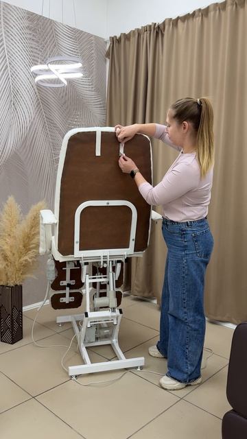 Подушка под голову на липучках для кресла