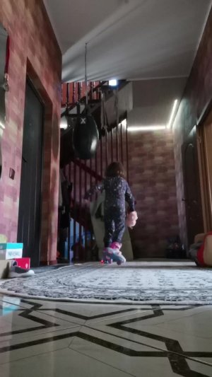 Я танцую под песни на роликах