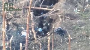 🔴Наш штурмовик забирается в хохлячий окоп и минусует трёх фашистов🔴✌ZОV✌🇷🇺✌