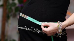 Смертельно опасный тренд: почему женщины все чаще выбирают рожать дома