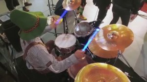 Flashmob 'Another brick in the wall'