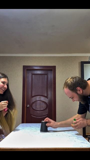 Сдуй стаканчик сопернику