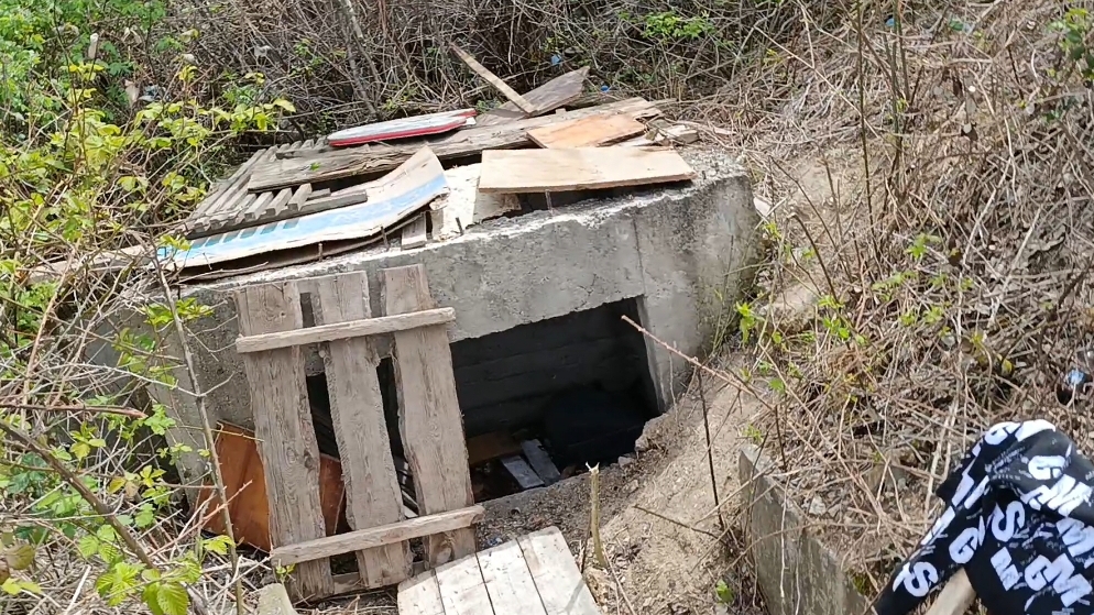 ПОСТРОИЛИ ДОМ НА ЗАБРОШКЕ!!!