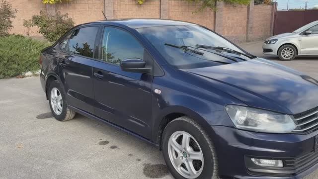 Автомобиль Volkswagen Polo в автосалоне Аврора в Симферополе (8018)