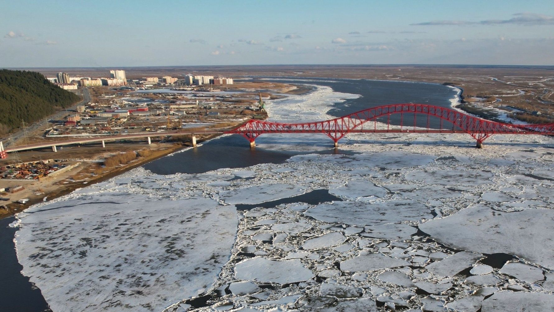 Жители Ханты-Мансийска смогут сделать красивые фото ледохода уже в эти выходные