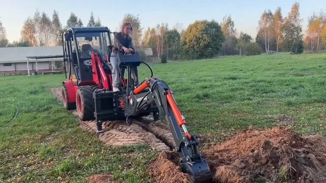 Навесной экскаватор для универсального погрузчика Polar Badger