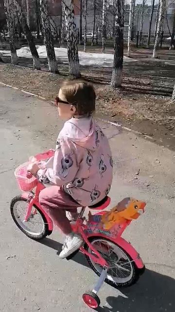 Юный велосипедист