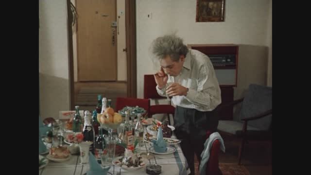 😂 Сервировка праздничного стола! Фрагменты из телефильма ″Люди и манекены″. 1974 г. А. Райкин