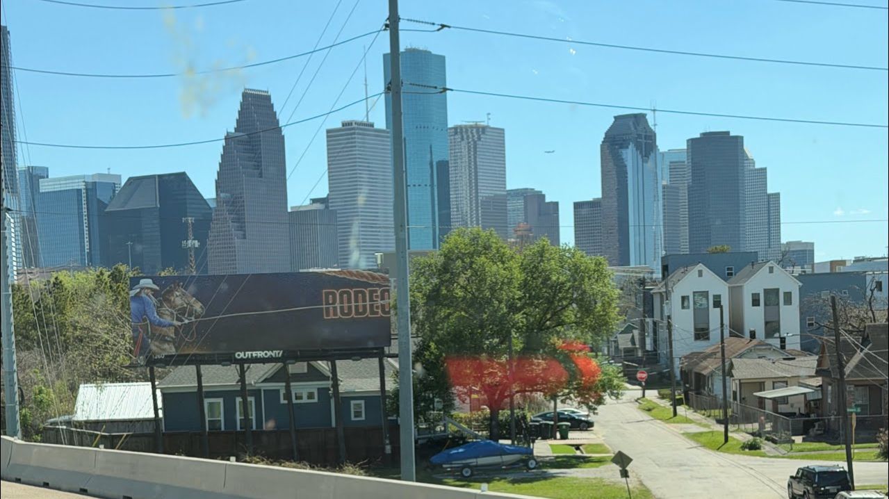 КАК ВЫЖИВАЕТ НЕМОЛОДОЙ БУРЯТ НА ЗАГНИВАЮЩЕМ ЗАПАДЕ. Наконец-то еду домой, в Калифорнию)