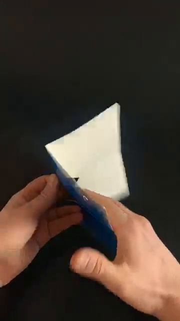 Искривляем двухмерное пространство в трехмерное 🤔👍🫵