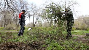 Субботник! Металлурги приводят в порядок город