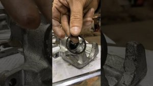 Задний супорт Ford Focus 1,как разобрать задний супорт Форд Фокус 1