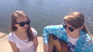 Одно и тоже. Девушка красиво поет,классный голос,круто спела ,шикарный голос