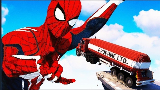 ЧЕЛОВЕК ПАУК НЕ ДАЕТ НИКОМУ ПРОЕХАТЬ В ПОЛОСЕ ПРЕПЯТСТВИЙ В ТИРДАУНЕ