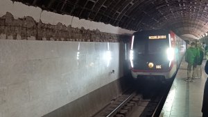 Метро Москвы | Столица России | Станция Новокузнецкая и Театральная | Поезд Москва