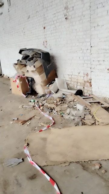 Забрели в гаражи...