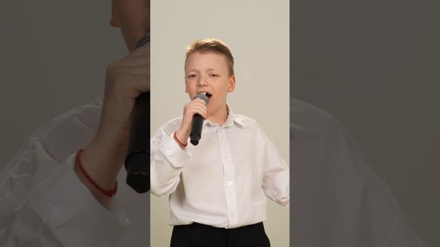  ПОТРЯСАЮЩЕ! 9-летний мальчик поёт Джо Дассена Si tu nexistais pas.