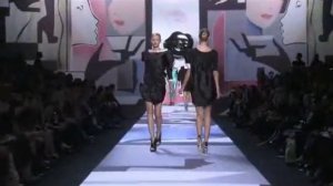 Показ женской коллекции Viktor & Rolf весна-лето 2011