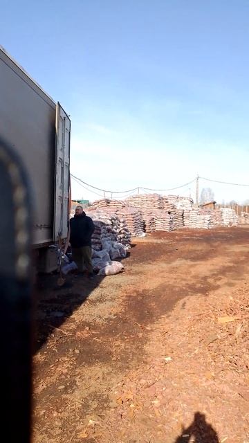 Кора Сибири Крупнейший B2B поставщик му́льчи из коры деревьев хвойных пород