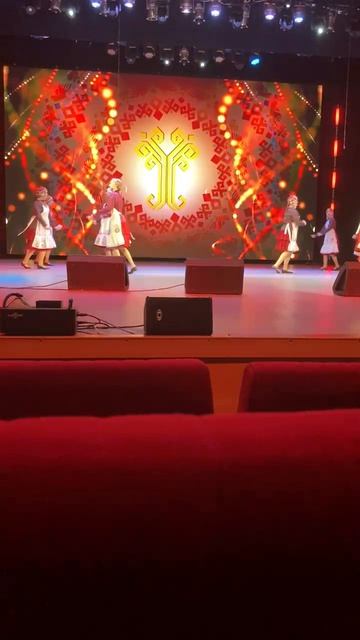 Чăваш ташши.-Сар пике-танцевальная гр. На 30-лет. Красночетайского землячества Чавал. Чебоксары.