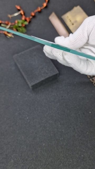 15G - Стекло Рифленое flutes (AGC) 4 мм