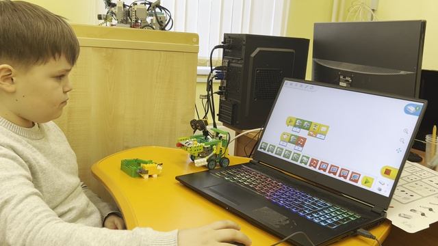 Робот Верный друг