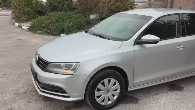 Автомобиль Volkswagen Jetta в автосалоне Аврора в Симферополе (3973)