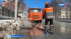 В Кирове дорожники восстанавливают водопропускную способность ливневок