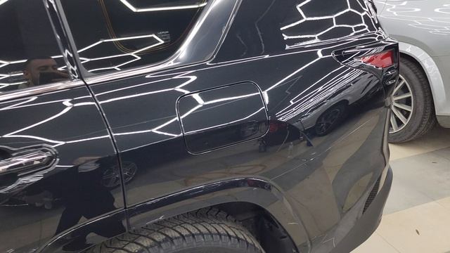 Бронирование полиуретановой пленкой кузова автомобиля Lexus LX — часть 2