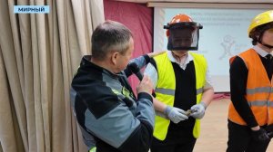 Подкасты для коллег и мастер классы в школах: как работает промбезопасность в АЛРОСА